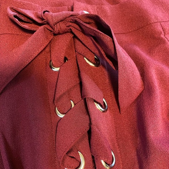 High-Waisted Wide-Leg Pants with Lace-Up sides - Picture 4 of 5